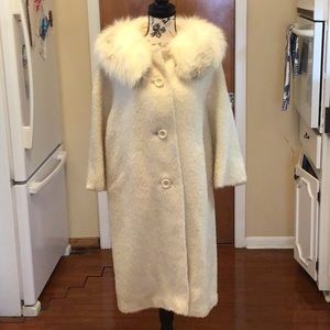 Gorgeous Vintage Coat Vandevers Tulsa 3/4 length sleeves.